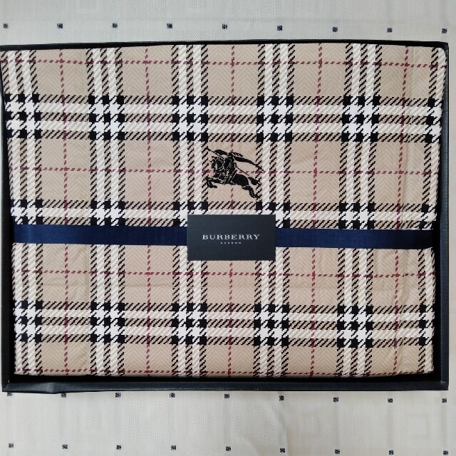 BURBERRY - BURBERRY ダウンケット 新品未使用の通販 by める's shop