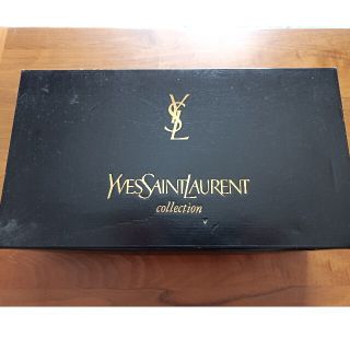 イヴサンローランボーテ(Yves Saint Laurent Beaute)のイブサンローラン　お皿セット(食器)