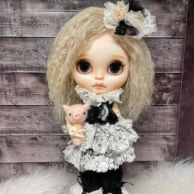 blythe _w-376シャイニーアイボリー⭐️チベットラムフルスキンウィッグ