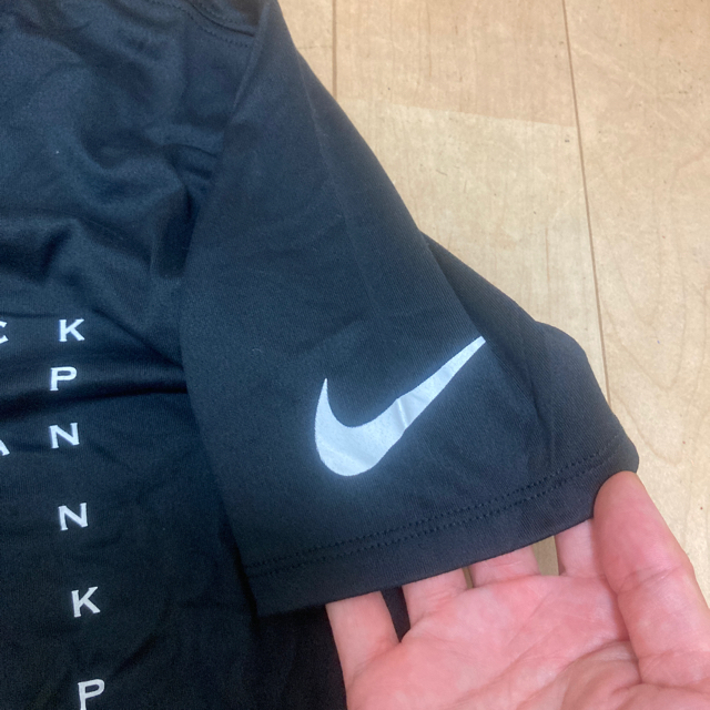 NIKE(ナイキ)の新品未使用　NIKE Tシャツ　L メンズのトップス(Tシャツ/カットソー(半袖/袖なし))の商品写真