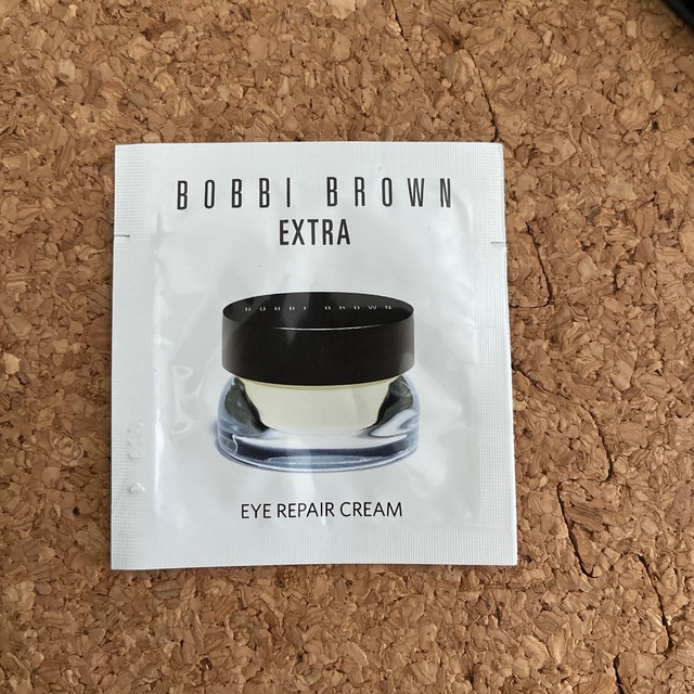 BOBBI BROWN(ボビイブラウン)のおまけ付き！ショッパー　化粧箱　クレンジングオイル　化粧水 コスメ/美容のキット/セット(サンプル/トライアルキット)の商品写真