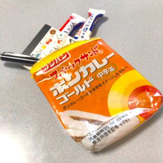 スナックサンドの袋で作ったかわいい小物入れポーチ　ボンカレー柄(ポーチ)