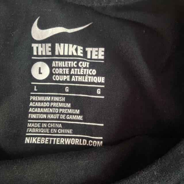 NIKE(ナイキ)のNIKE クラッシック　Tシャツ　Lサイズ　黒　赤 メンズのトップス(Tシャツ/カットソー(半袖/袖なし))の商品写真