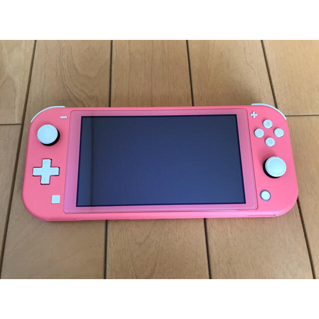 Nintendo Switch Lite コーラル