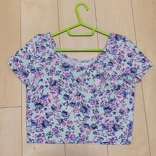 エイチアンドエム(H&M)の丈短トップス　へそ出し　ショート丈トップス(Tシャツ(半袖/袖なし))