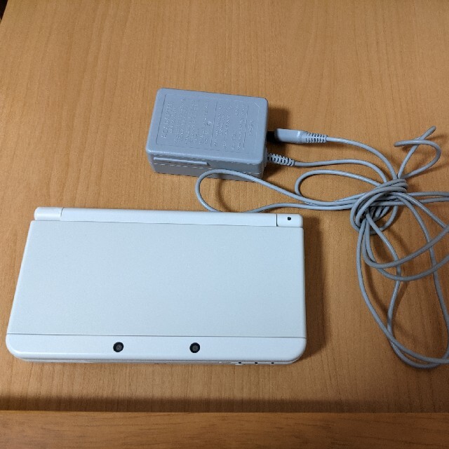 エンタメ/ホビーNintendo new3DS 本体、充電アダプタ