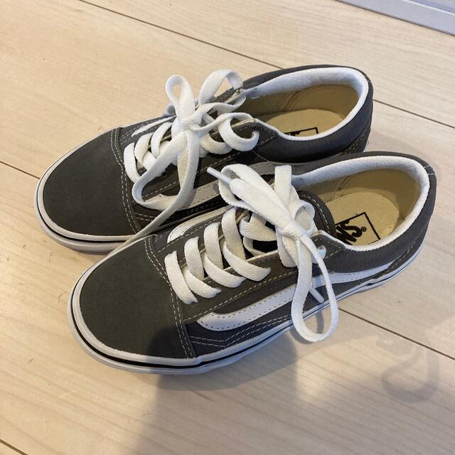 vans オールドスクール　グレー　19㎝　完売品 キッズ/ベビー/マタニティのキッズ靴/シューズ(15cm~)(スニーカー)の商品写真