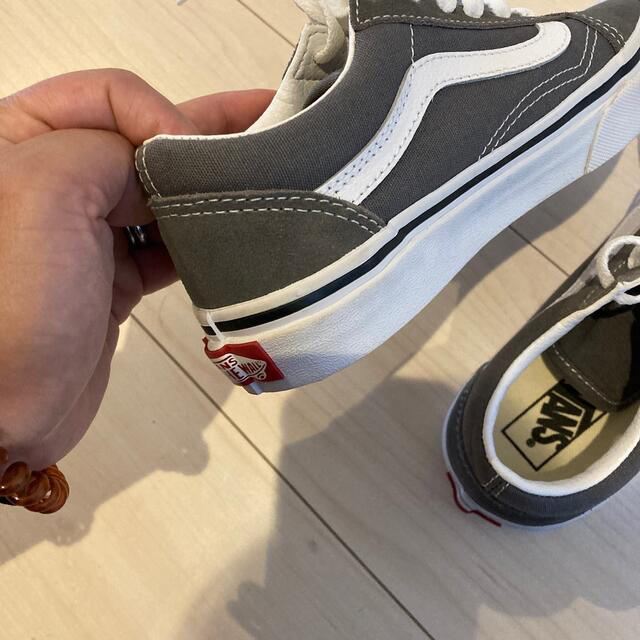 vans オールドスクール　グレー　19㎝　完売品 キッズ/ベビー/マタニティのキッズ靴/シューズ(15cm~)(スニーカー)の商品写真