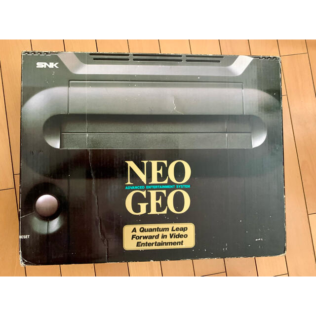 NEOGEO(ネオジオ)のSNK ネオジオ 本体 + HDMIコンバーター エンタメ/ホビーのゲームソフト/ゲーム機本体(家庭用ゲーム機本体)の商品写真