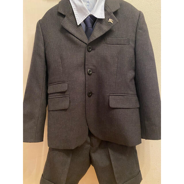 BURBERRY(バーバリー)のバーバリー 子供服　セットアップ　 キッズ/ベビー/マタニティのキッズ服男の子用(90cm~)(ドレス/フォーマル)の商品写真