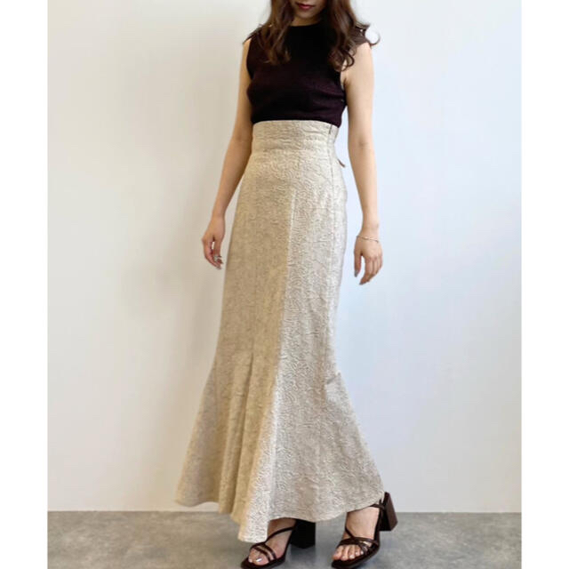 COCO DEAL(ココディール)のココディール  ラインフラワー配色刺繍ハイウエストマーメイドスカート  レディースのスカート(ロングスカート)の商品写真