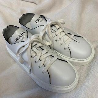 プラダ レザースニーカー スニーカー(レディース)の通販 65点 | PRADA