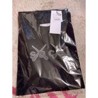 サカイ(sacai)の送料込 sacai KAWS TOKYO FIRST 会場限定 Tシャツ カウズ(Tシャツ/カットソー(半袖/袖なし))