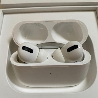 アップル(Apple)のAirPods Pro  正規品　apple care + 2022/5/8迄！(ヘッドフォン/イヤフォン)