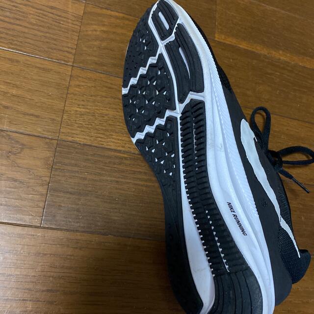 NIKE(ナイキ)のNIKE スニーカー　黒　白　26cm #johnny様専用 メンズの靴/シューズ(スニーカー)の商品写真