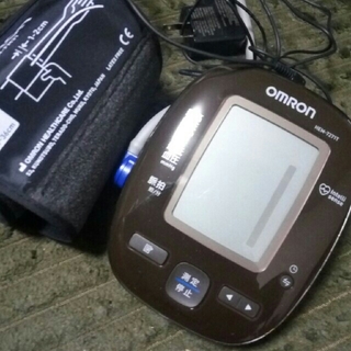 オムロン(OMRON)の15000円の品　オムロン血圧計　HEM7271T(その他)