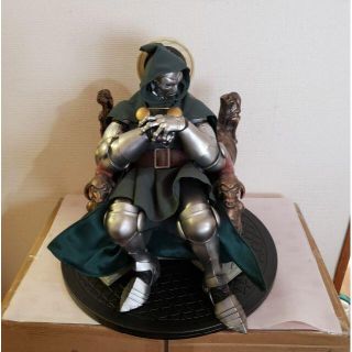 新品未使用マーベル サイドショウ Sideshow Dr Doom ドゥーム