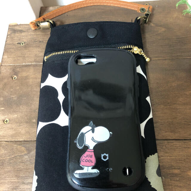 marimekko(マリメッコ)のスマホケース　スマホポーチ　かわいい！　ハンドメイド　マリメッコ  ウニッコ ハンドメイドのファッション小物(ポーチ)の商品写真