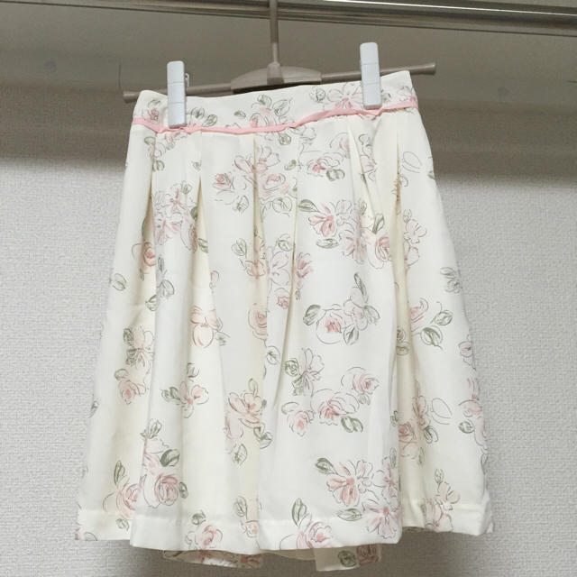 LODISPOTTO(ロディスポット)の花柄 スカート レディースのスカート(ひざ丈スカート)の商品写真