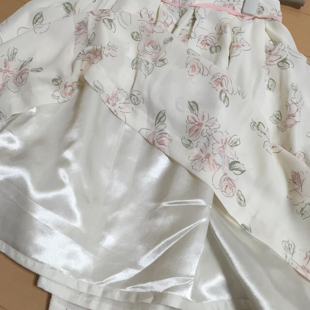 LODISPOTTO(ロディスポット)の花柄 スカート レディースのスカート(ひざ丈スカート)の商品写真