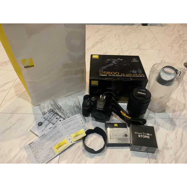 Nikon - Nikon D5600 18-140 VR Kit