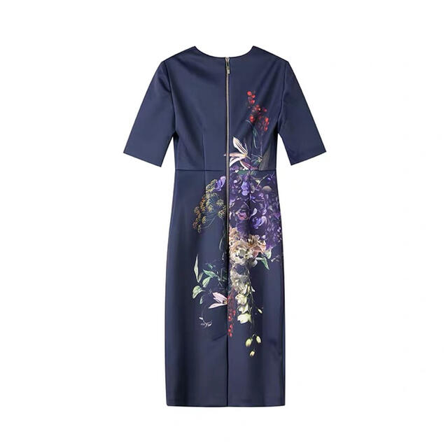 TED BAKER(テッドベイカー)の❤️Ted baker 2021 新作新品　紺花柄ワンピース　オシャレ綺麗 レディースのワンピース(ひざ丈ワンピース)の商品写真