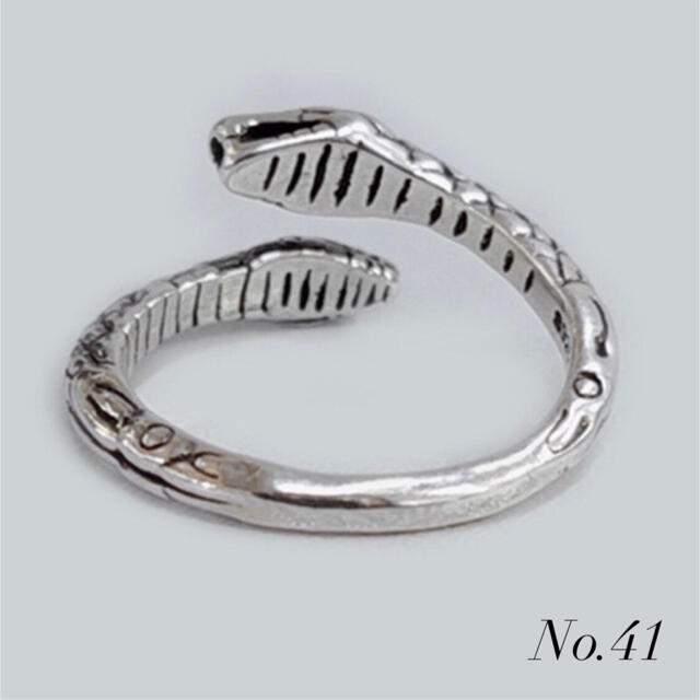 【美品】　シルバー　リング　指輪　蛇　スネーク　アシンメトリー　レディース　女性 レディースのアクセサリー(リング(指輪))の商品写真