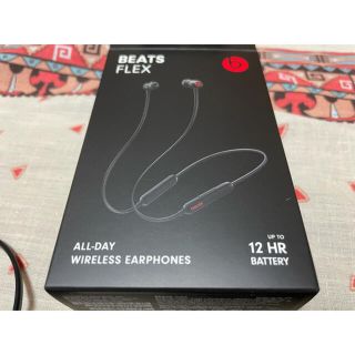 ビーツバイドクタードレ(Beats by Dr Dre)のBeats Flex ビーツ フレックス　イヤホン　Bluetooth(ヘッドフォン/イヤフォン)