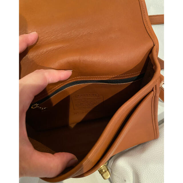 COACH(コーチ)のOLD COACH オールドコーチ　ターンロックショルダーバッグ　茶色 レディースのバッグ(ショルダーバッグ)の商品写真