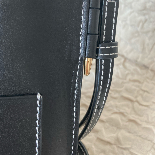 LOEWE(ロエベ)のロエベ　ゲートポケット　ブラック レディースのバッグ(ショルダーバッグ)の商品写真