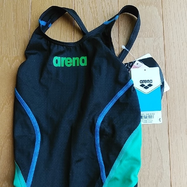 arena(アリーナ)の新品　未着用　アリーナ　ジュニア用　水着　競泳水着　150 キッズ/ベビー/マタニティのキッズ服女の子用(90cm~)(水着)の商品写真