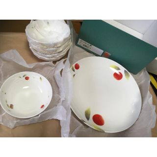 タチキチ(たち吉)の新品未使用　たち吉　姫りんご　大皿と小鉢5客セット(食器)