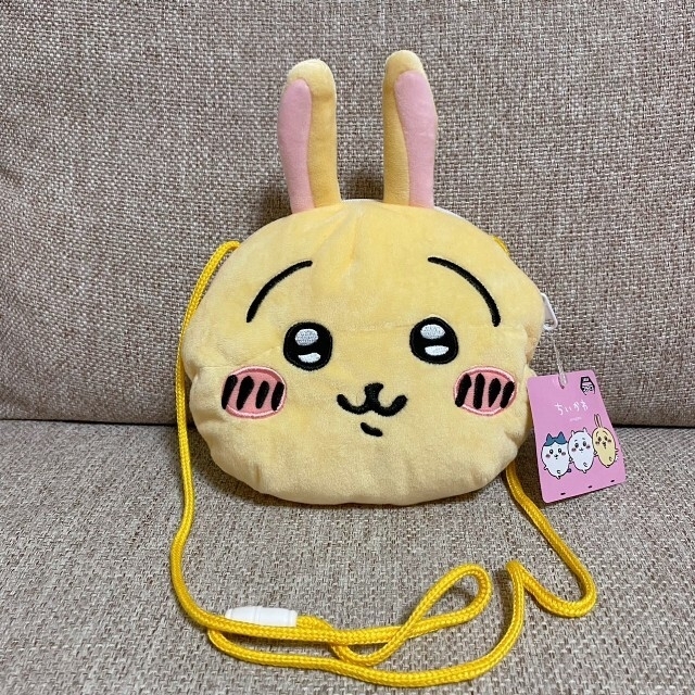 ちいかわ フェイスポシェット うさぎ エンタメ/ホビーのおもちゃ/ぬいぐるみ(キャラクターグッズ)の商品写真