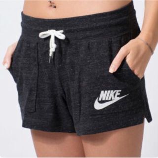 ナイキ(NIKE)のNIKE ナイキ　レディース　ショートパンツ(ウェア)