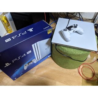 プレイステーション4(PlayStation4)のPlayStation4 Pro CUH-7200B 1TB 中古 PS4(家庭用ゲーム機本体)