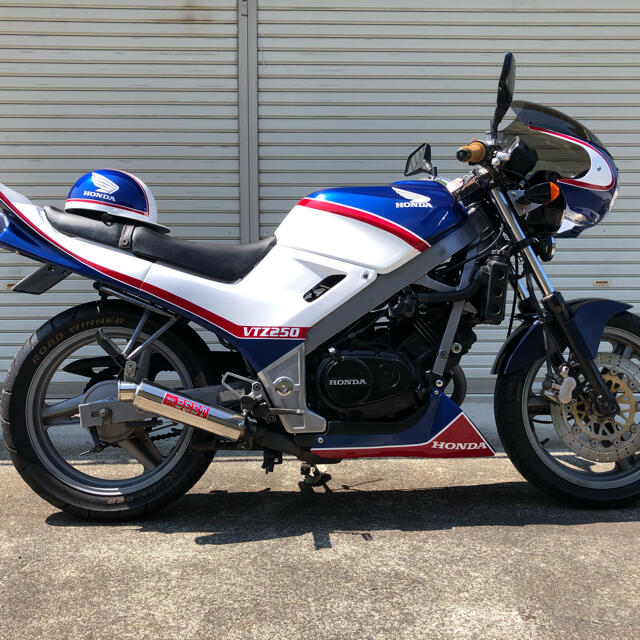 CBXカラー❗️半キャップ　コルク半　中古　ペイント　 自動車/バイクのバイク(ヘルメット/シールド)の商品写真