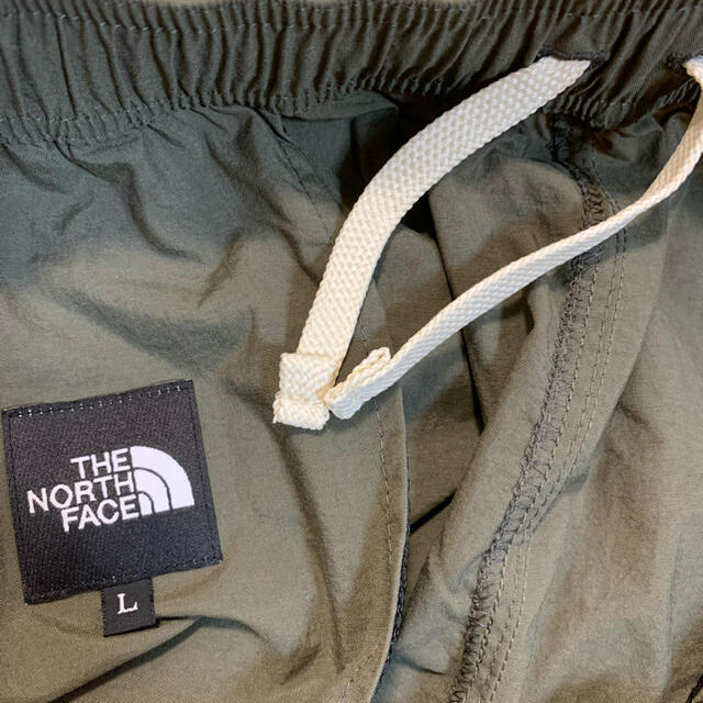 THE NORTH FACE(ザノースフェイス)の新品　ノースフェイス バーサタイルショーツ メンズ Lサイズ NT ニュートープ メンズのパンツ(ショートパンツ)の商品写真