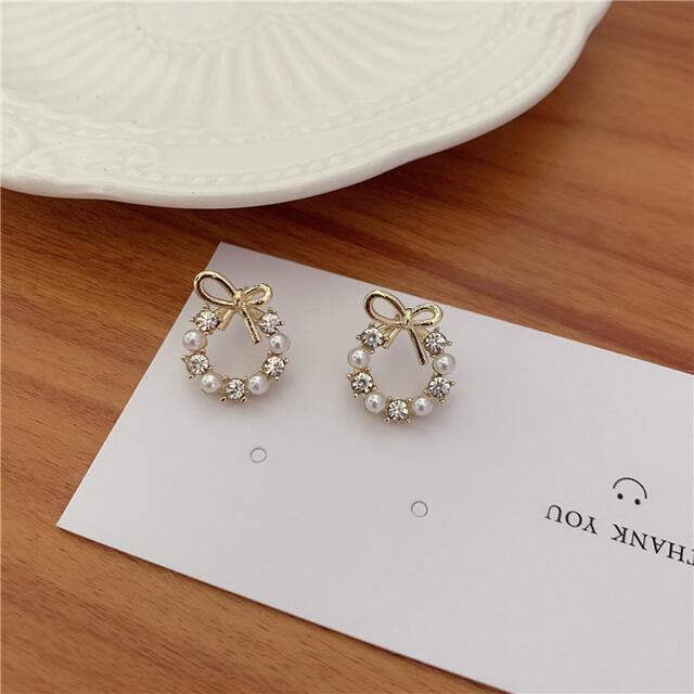 韓国大人気 春夏おしゃれ パール 両耳用 ゴールド ピアス 可愛いリボン❤︎の通販 by ジョジョ's shop|ラクマ