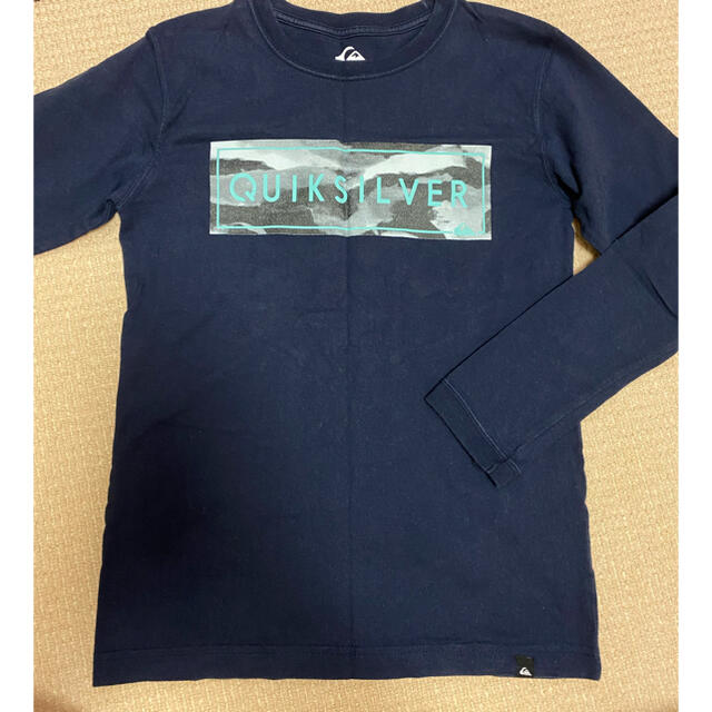 QUIKSILVER(クイックシルバー)のクイックシルバー　ロンT  美品　まとめ買いok キッズ/ベビー/マタニティのキッズ服男の子用(90cm~)(Tシャツ/カットソー)の商品写真