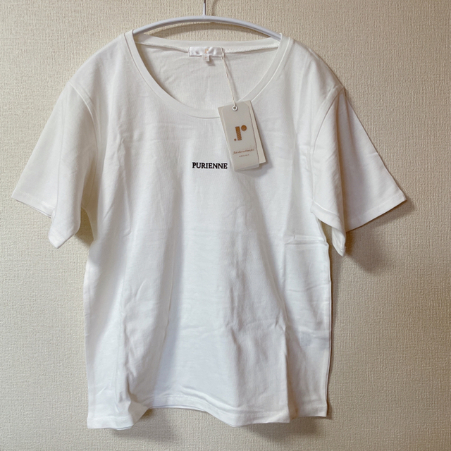 rienda(リエンダ)の新品タグなし　rienda Ｔシャツ　リエンダ　ホワイト　白 レディースのトップス(Tシャツ(半袖/袖なし))の商品写真