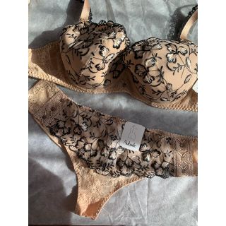 LA PERLA✴︎最高級品質✴︎Tバック✴︎インポートランジェリー