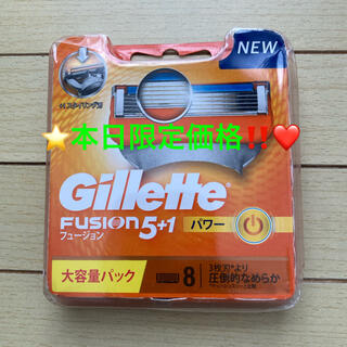 ジレ(gilet)の⭐️ジレット フュージョン5+1 マニュアル 髭剃り カミソリ 男性 替刃8個入(メンズシェーバー)