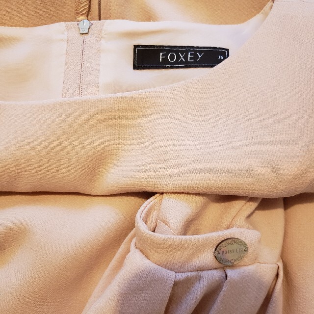 FOXEY(フォクシー)のFOXEY　38　（クリーニングから戻って参りました✨） レディースのワンピース(ひざ丈ワンピース)の商品写真