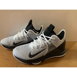 ナイキ(NIKE)のナイキ レブロンウィットネス4 28cm(バスケットボール)