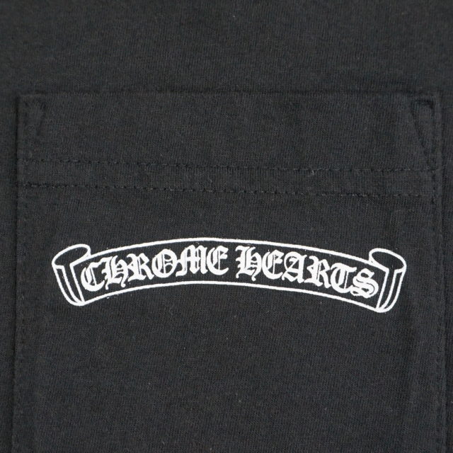 Chrome Hearts(クロムハーツ)のお値下げ中　クロムハーツ　ロゴ　ブラック　Tシャツ メンズのトップス(Tシャツ/カットソー(半袖/袖なし))の商品写真