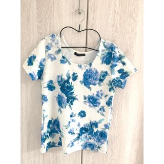 イング(INGNI)のINGNI Tシャツ カットソー トップス 花柄トップ　レディース(Tシャツ(半袖/袖なし))