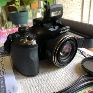 カシオ(CASIO)の【美品】CASIO EXILIM EX-FH25 光学26-520mm 高速撮影(コンパクトデジタルカメラ)