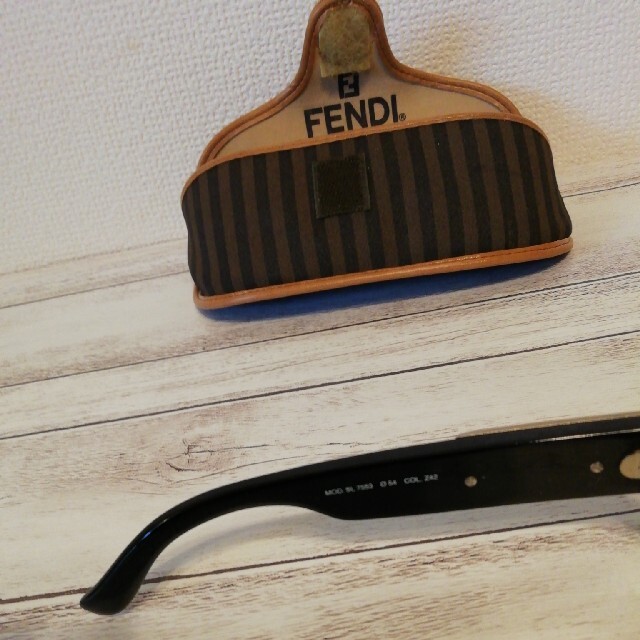 FENDI(フェンディ)のFENDI　フェンディ　サングラス　美品　ヴィンテージ　メンズ　レディース レディースのファッション小物(サングラス/メガネ)の商品写真