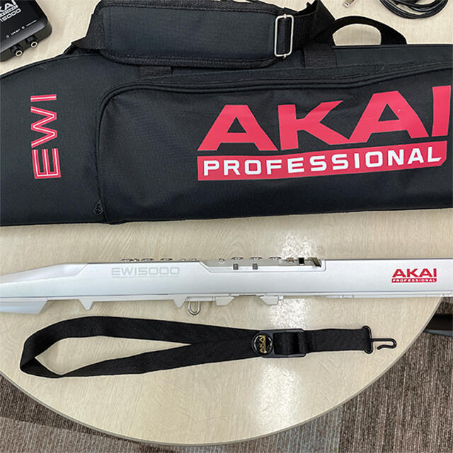 ウィンドシンセ　AKAI EWI5000美品　ケース他おまけ多数 楽器の管楽器(その他)の商品写真