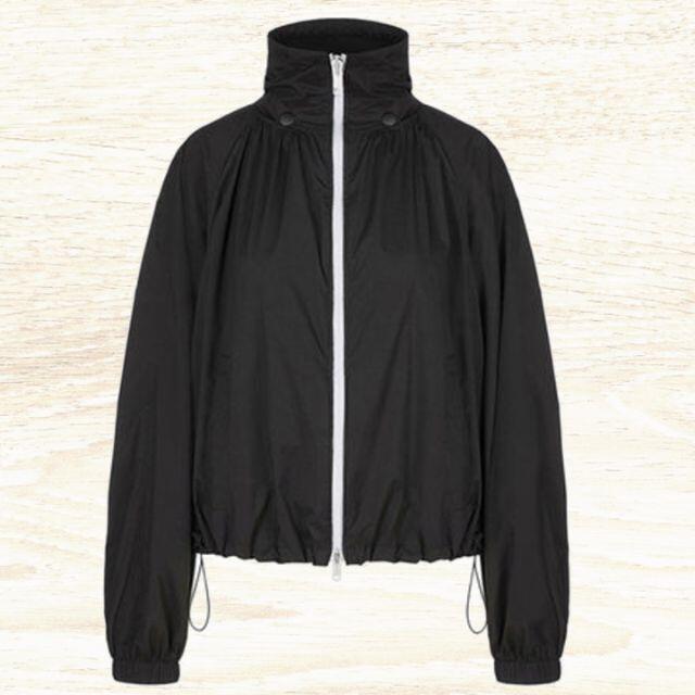 GIVENCHY - ○新品/正規品○ GIVENCHY PARIS ロゴ入 フード GIVENCHY - ○新品/正規品○ GIVENCHY PARIS ロゴ入 フード